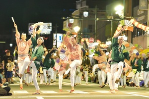 すずめ踊りの様子