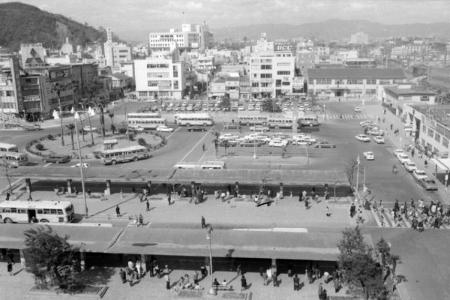 昔の徳島駅前の写真